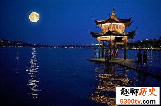 中国十大最美赏月地，来最接近天空的地方看最美的月亮！