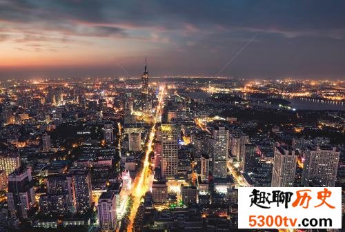 中国最美夜景十大城市，国际化大都市不及这些美