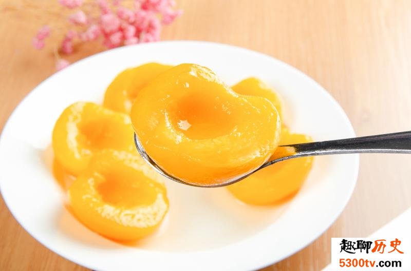 黄桃罐头能缓解新冠症状吗