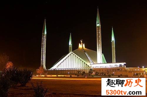 世界上最大的清真寺，费萨尔清真寺占地19万平方米