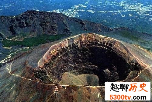 世界上最大的火山，黄石火山即将喷发毁灭美国