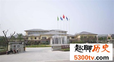 黄河迎宾馆建成这样 简直像个宫殿一样